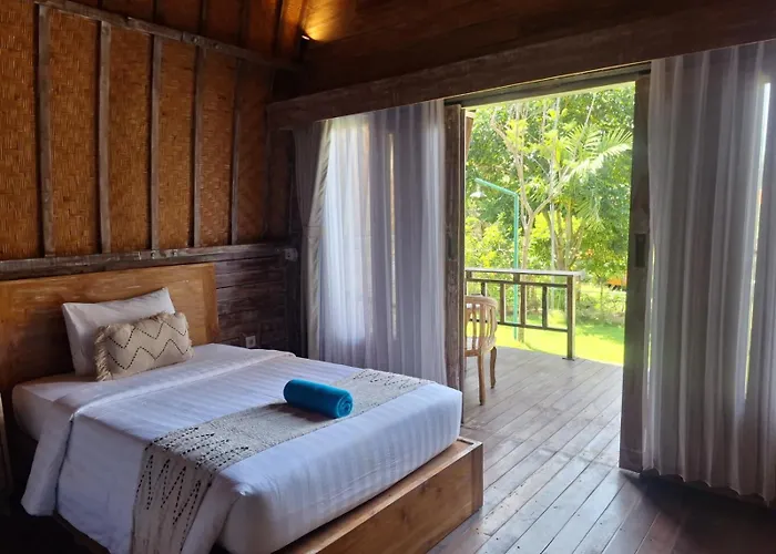 Batu Jaran Hill & Lumbung Aparthotel